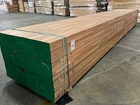 Meranti balken 63x76 mm gevingerlast en gelamineerd (120x)