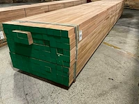 Meranti balken 63x76 mm gevingerlast en gelamineerd (120x)