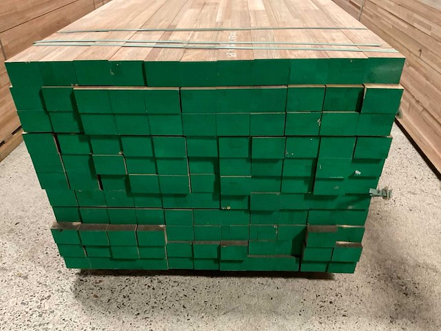Meranti balken 63x86 mm gevingerlast en gelamineerd (121x) - afbeelding 5 van  7