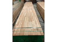Meranti balken 63x86 mm gevingerlast en gelamineerd (121x) - afbeelding 1 van  3