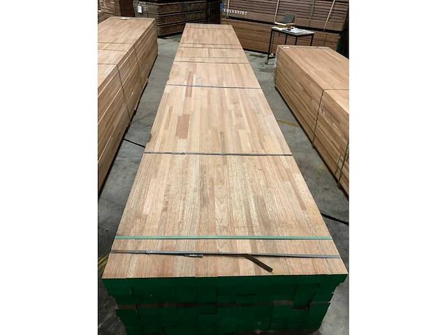 Meranti balken 63x86 mm gevingerlast en gelamineerd (121x) - afbeelding 4 van  6