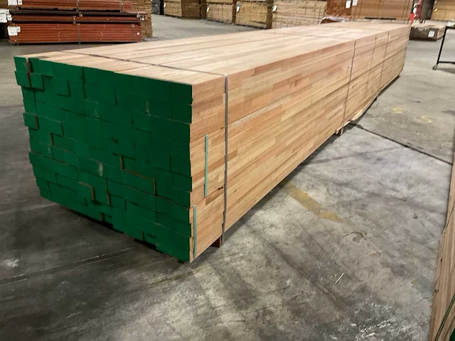 Meranti balken 63x86 mm gevingerlast en gelamineerd (121x) - afbeelding 3 van  8