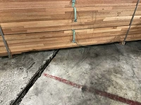 Meranti balken 63x86 mm gevingerlast en gelamineerd (121x) - afbeelding 6 van  8