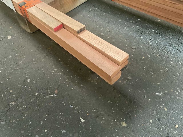 Meranti geschaafd 120x280 mm (8x) - afbeelding 2 van  5