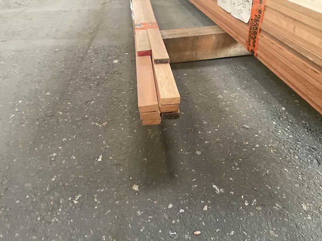 Meranti geschaafd 120x280 mm (8x) - afbeelding 3 van  5