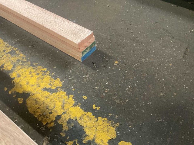 Meranti geschaafd 120x450 mm (4x) - afbeelding 2 van  4