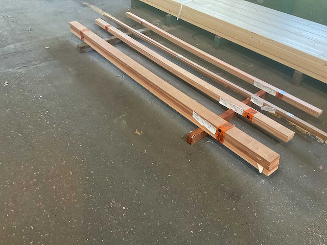 Meranti geschaafd 120x900 mm (9x) - afbeelding 1 van  4