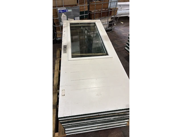Meranti hardhouten buitendeur, hr++ glas; lage borstwering, houtkleur, pallet b - afbeelding 7 van  8