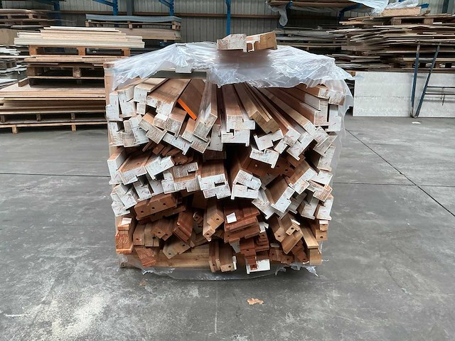 Meranti kozijnhout ca 2kub - afbeelding 2 van  5