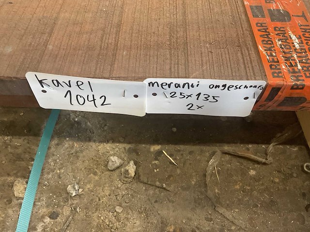 Meranti ongeschaafd 25x135 cm (2x) - afbeelding 4 van  4