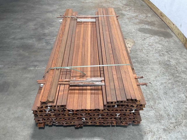 Merbau hardhouten stolpnaald profiel-n sponning - 215x5,6x4 cm (176x) - afbeelding 5 van  9
