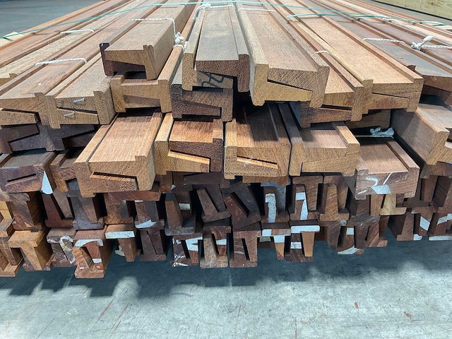Merbau hardhouten tongnaald profiel-n1 - 215x4,9x3,5 cm (179x) - afbeelding 8 van  9