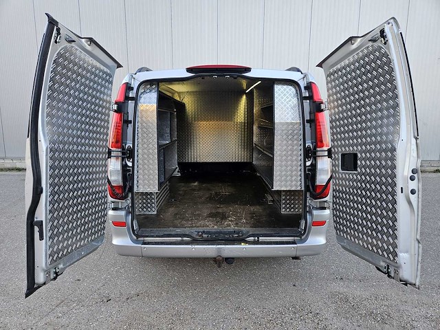 Mercedes - 122 cdi - vito - van - afbeelding 4 van  13