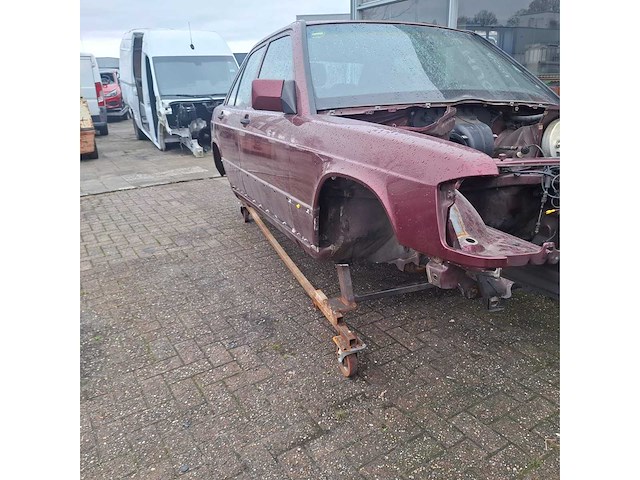 Mercedes - 190 e - personenauto - afbeelding 10 van  27