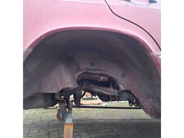 Mercedes - 190 e - personenauto - afbeelding 15 van  27