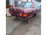 Mercedes - 190 e - personenauto - afbeelding 16 van  27