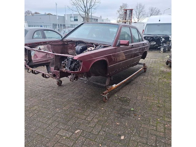 Mercedes - 190 e - personenauto - afbeelding 21 van  27