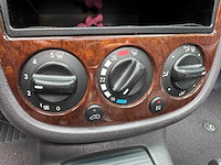 Mercedes - 2001 - a-klasse - 190 automaat - duits - afbeelding 2 van  27