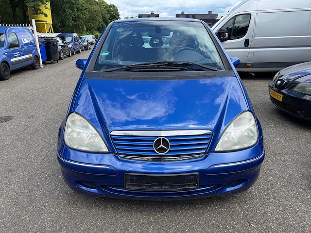 Mercedes - 2001 - a-klasse - 190 automaat - duits - afbeelding 12 van  27