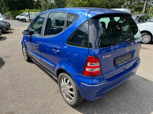 Mercedes - 2001 - a-klasse - 190 automaat - duits - afbeelding 22 van  27
