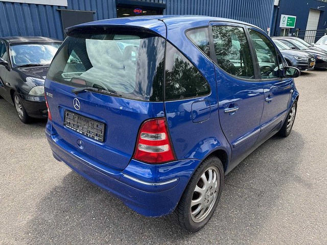 Mercedes - 2001 - a-klasse - 190 automaat - duits - afbeelding 23 van  27