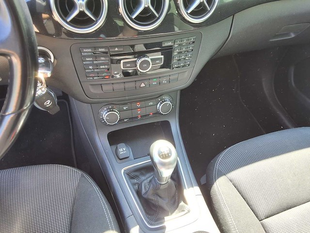 Mercedes - 2012 - b-klasse - mercedes b180 - afbeelding 11 van  23