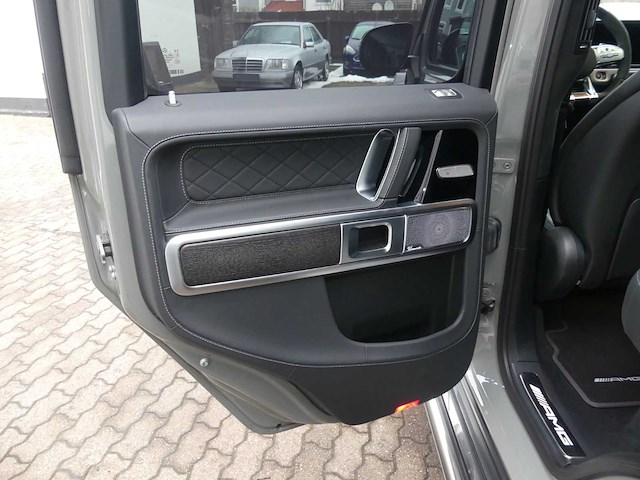 Mercedes - 2023 - amg - g63 - personenauto - afbeelding 16 van  23