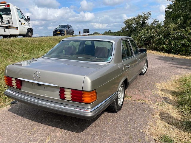 Mercedes - 280 - 280 se - oldtimer - afbeelding 9 van  13