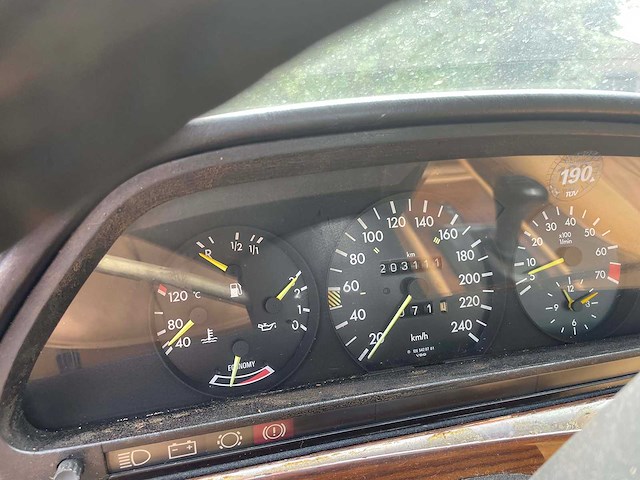Mercedes - 280 se - w126 - oldtimer - afbeelding 2 van  11