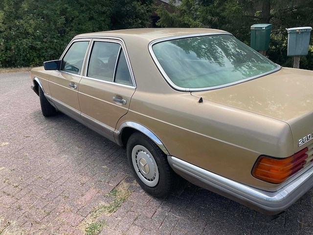 Mercedes - 280 se - w126 - oldtimer - afbeelding 4 van  11