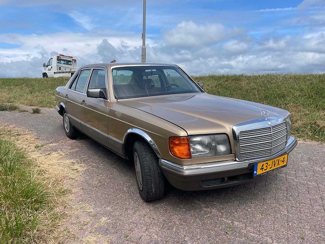 Mercedes - 280 se - w126 - oldtimer - afbeelding 10 van  11