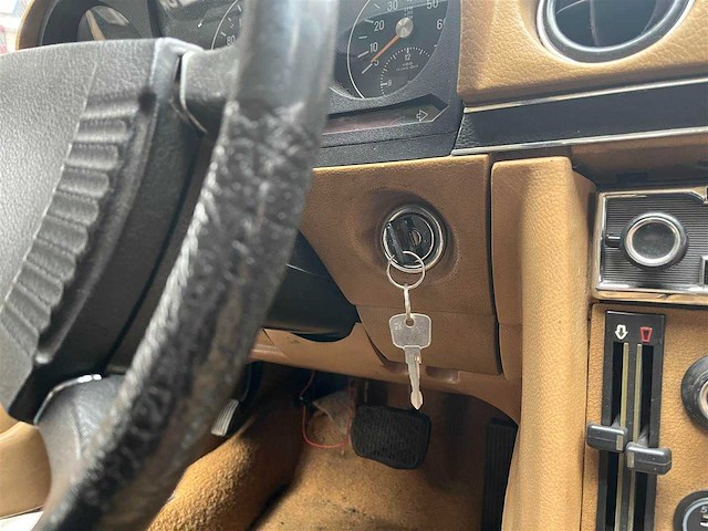 Mercedes - 280 sl - oldtimer - afbeelding 20 van  22