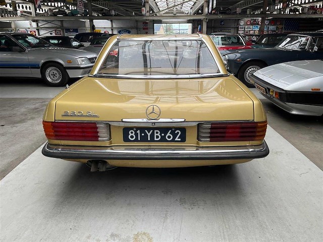 Mercedes - 280 sl - oldtimer - afbeelding 14 van  22