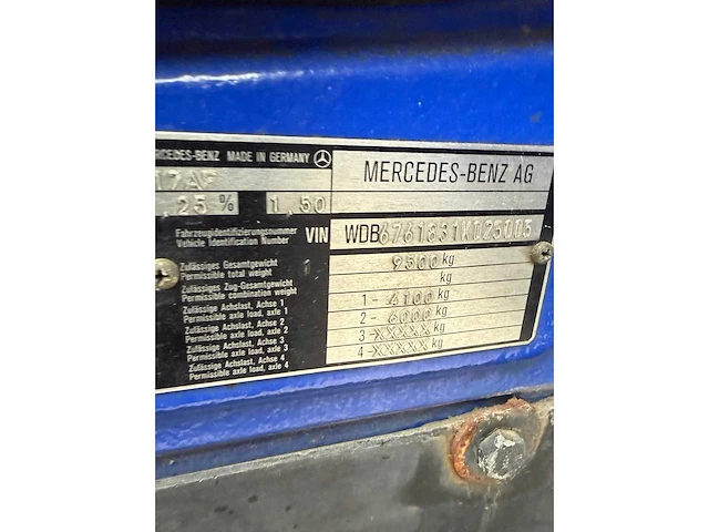 Mercedes - 917 af - vrachtwagen - afbeelding 12 van  16