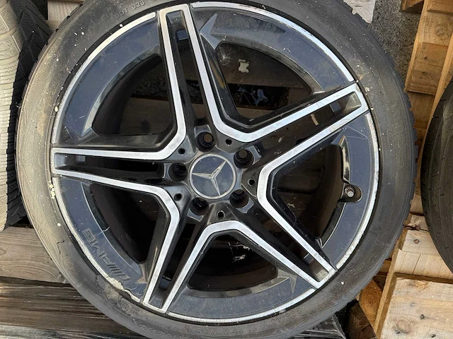 Mercedes - a35 - velg - afbeelding 1 van  8