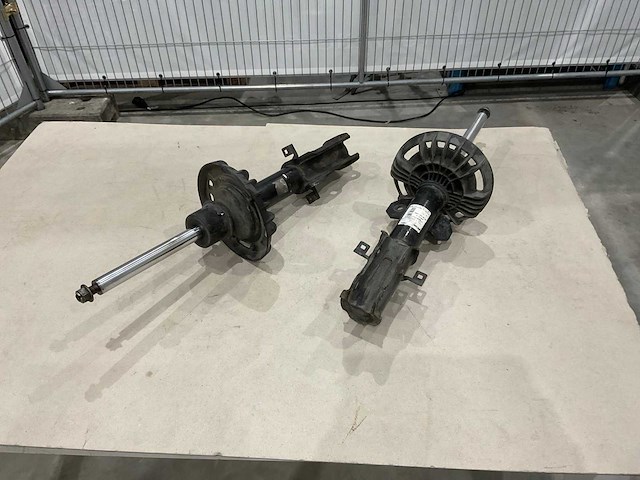 Mercedes - a447 320 45 38 - schokdemper (2x) - afbeelding 3 van  7