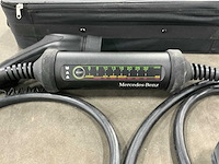 Mercedes - benz - auto acculader - afbeelding 9 van  9