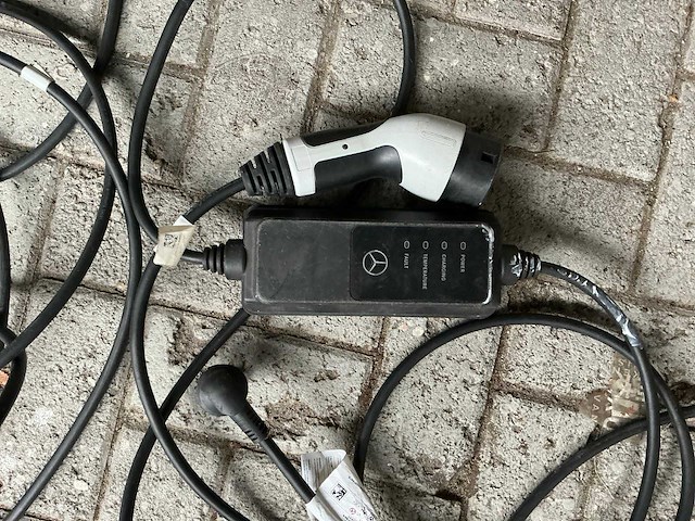 Mercedes - benz auto acculader (2x) - afbeelding 5 van  8