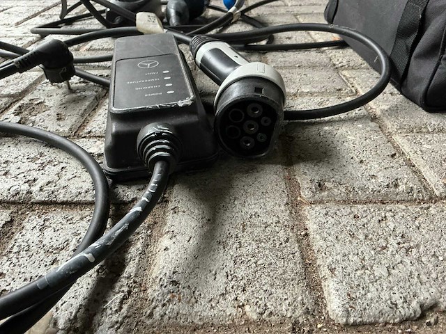 Mercedes - benz auto acculader (2x) - afbeelding 7 van  8