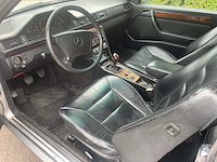 Mercedes - cabrio - 300 ce - oldtimer - afbeelding 3 van  17