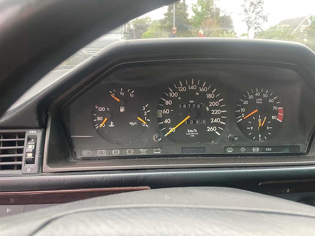 Mercedes - cabrio - 300 ce - oldtimer - afbeelding 4 van  17