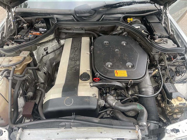 Mercedes - cabrio - 300 ce - oldtimer - afbeelding 6 van  17