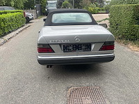 Mercedes - cabrio - 300 ce - oldtimer - afbeelding 15 van  17