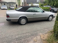 Mercedes - cabrio - 300 ce - oldtimer - afbeelding 17 van  17
