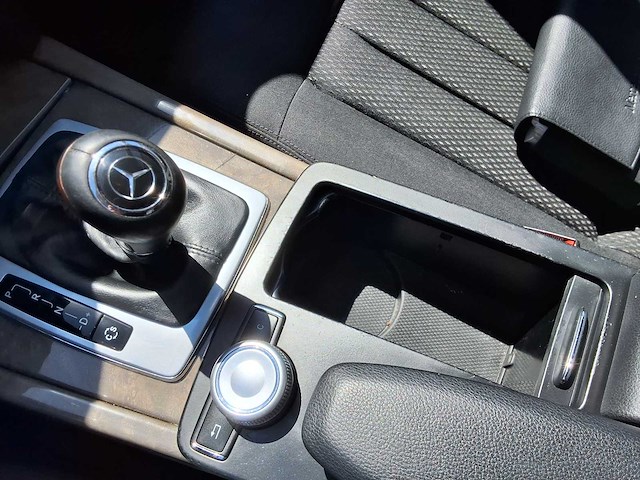 Mercedes - e klasse - e220 cdi - mercedes eklasse - afbeelding 13 van  21