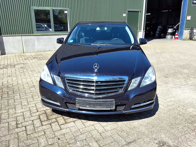 Mercedes - e klasse - e220 cdi - mercedes eklasse - afbeelding 12 van  21