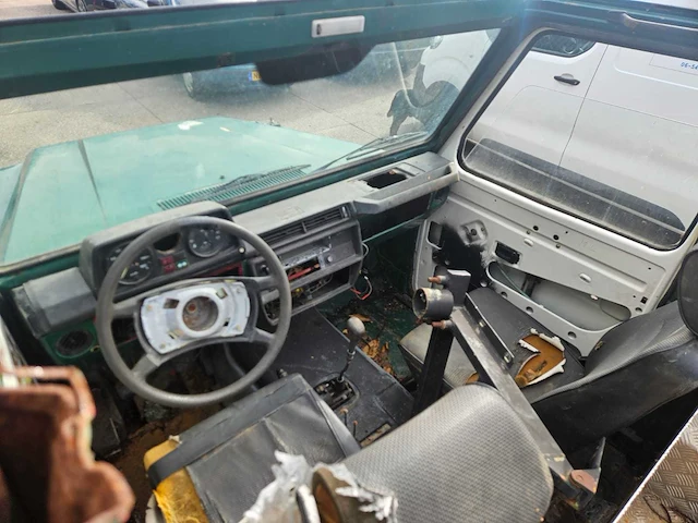 Mercedes - g klasse - 240 gd - classic cars >15 - afbeelding 8 van  10