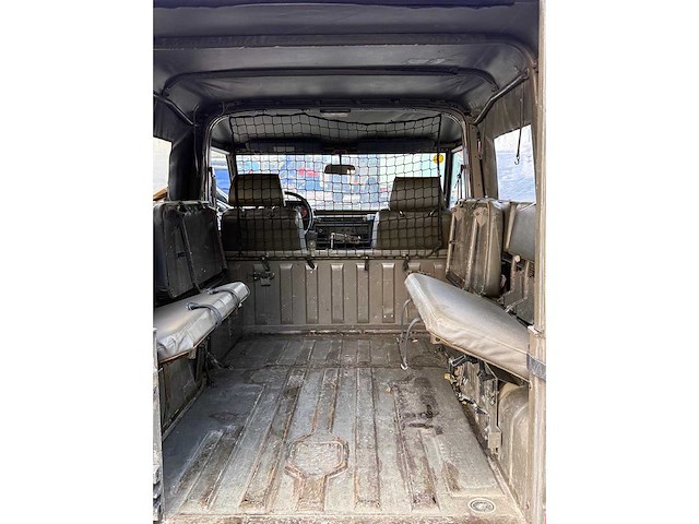 Mercedes - g-klasse - puch 300gd - personenauto - afbeelding 15 van  29