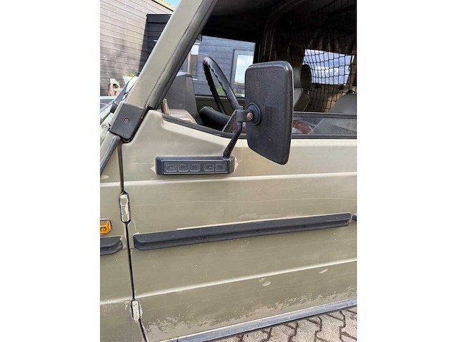 Mercedes - g-klasse - puch 300gd - personenauto - afbeelding 9 van  29