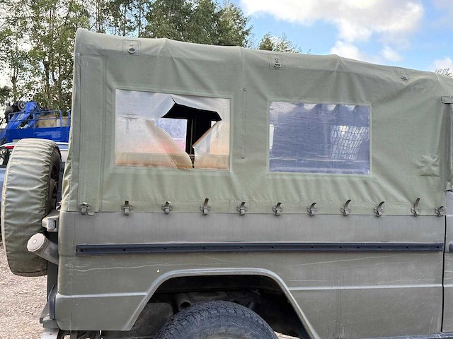 Mercedes - g-klasse - puch 300gd - personenauto - afbeelding 13 van  29